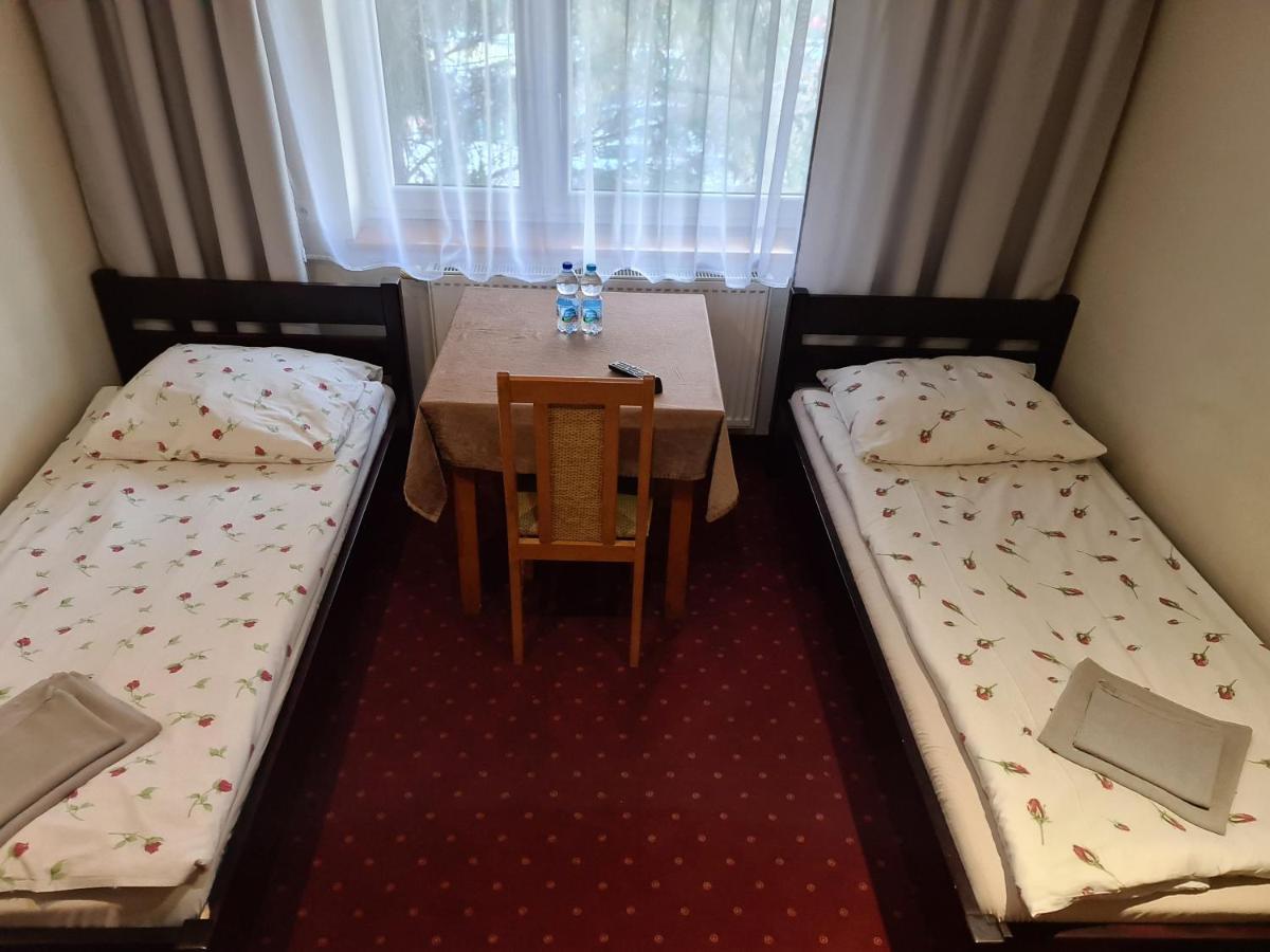 Kamionki Bed & Breakfast Sosnowiec Ruang foto